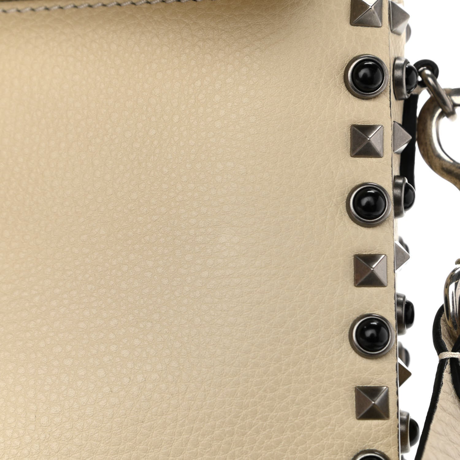 Valentino Garavani Pebbled Calfskin Onyx Medium Guitar Strap Rockstud Rolling Flap Saddle Bag Ivory 13 of 14