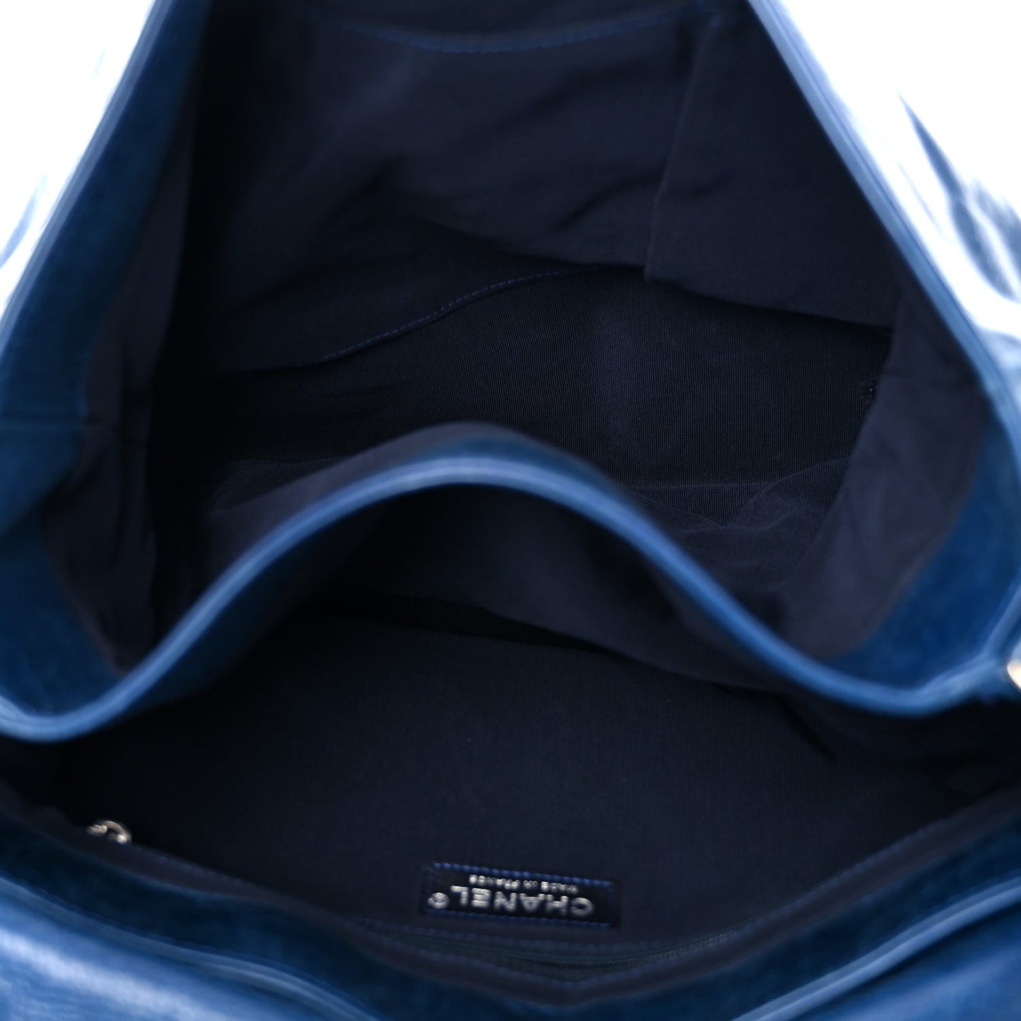 Shiny Lambskin Quilted Large Trianon Messenger Flap Marine