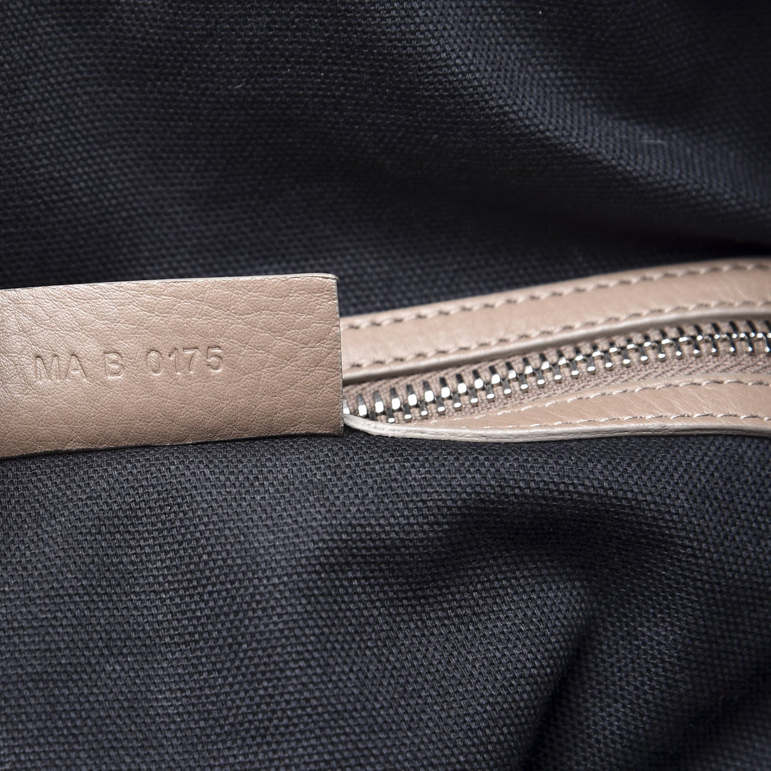Givenchy Waxy Grained Calfskin Medium Nightingale Mastic 6 of 9