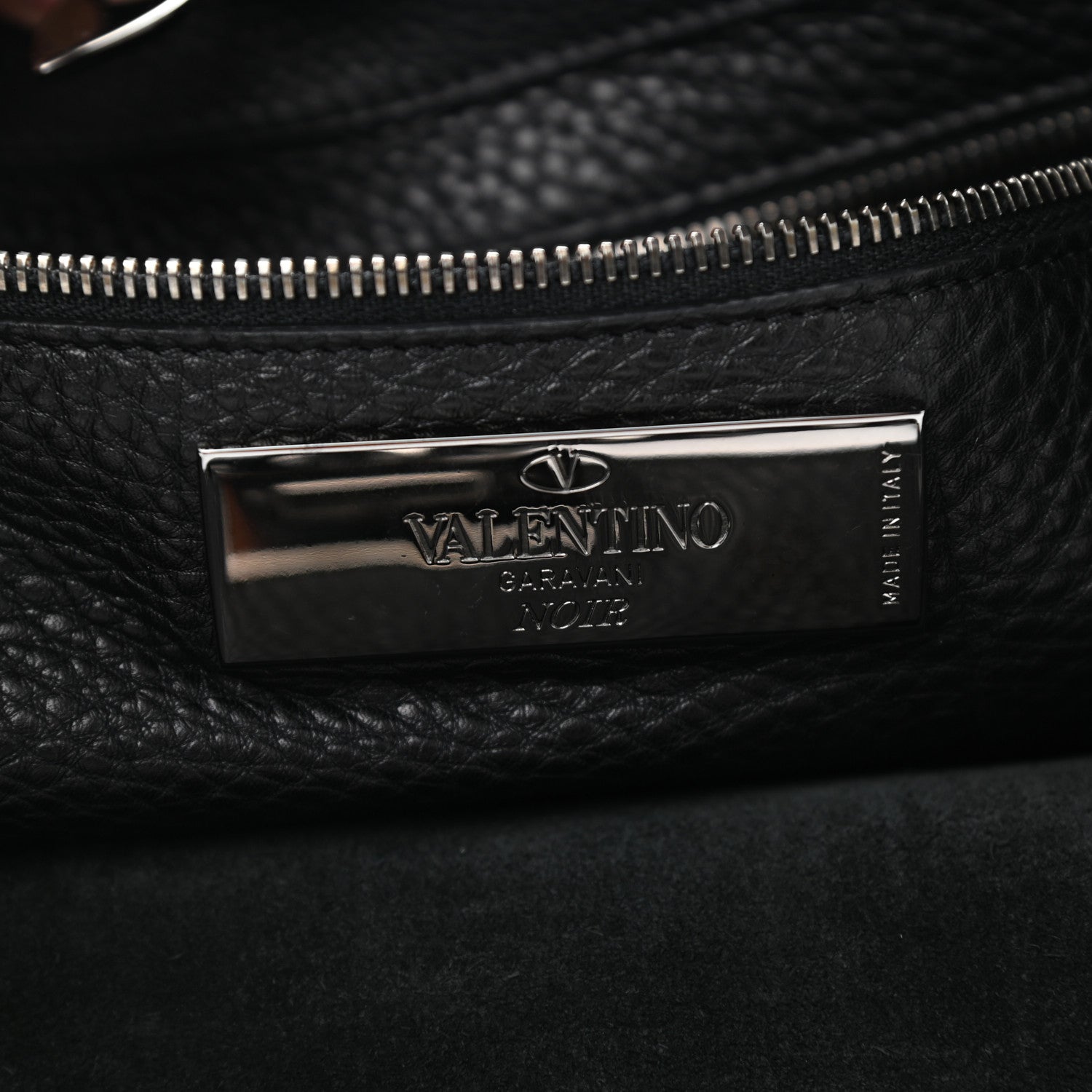 Valentino Garavani Grained Calfskin Onyx Medium Rockstud Rolling Tote Black 6 of 9
