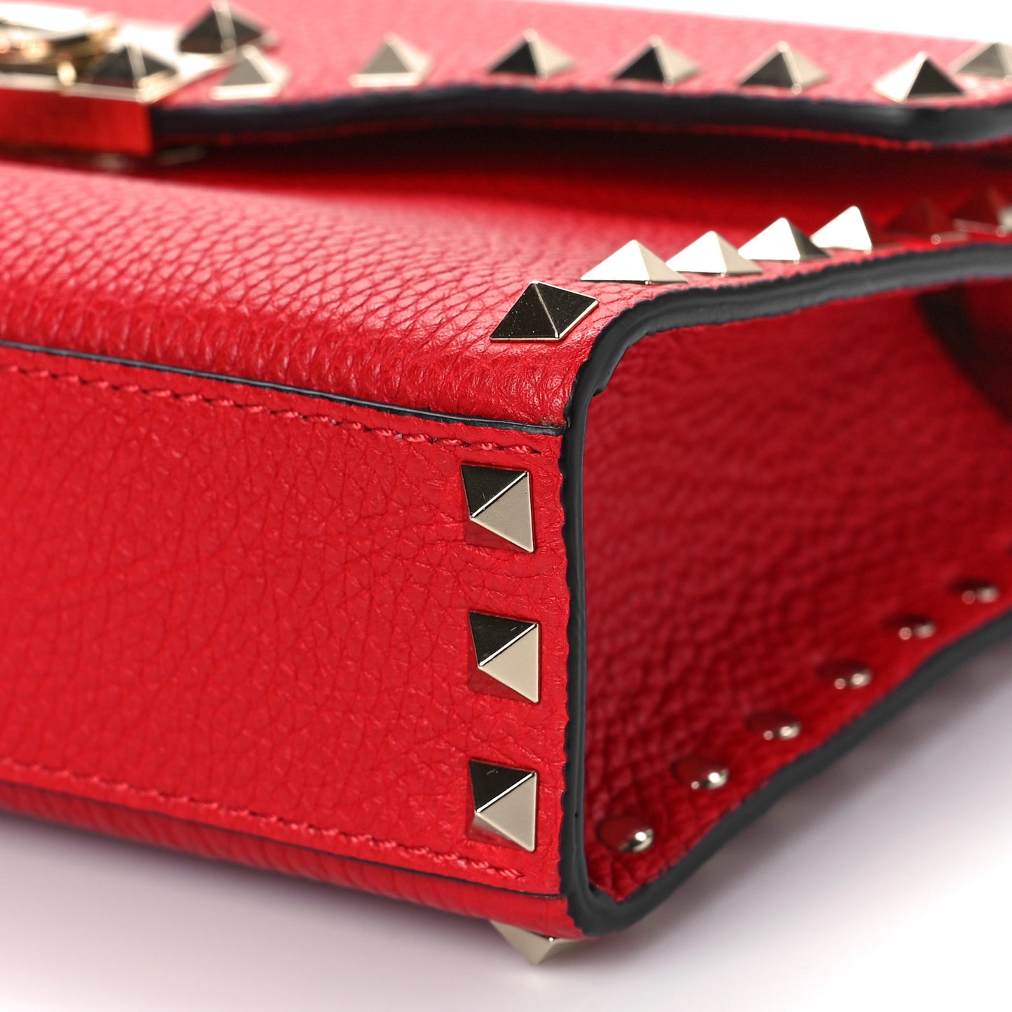 Pebbled Calfskin Medium Rockstud Flip Lock Crossbody Bag Rouge Pur
