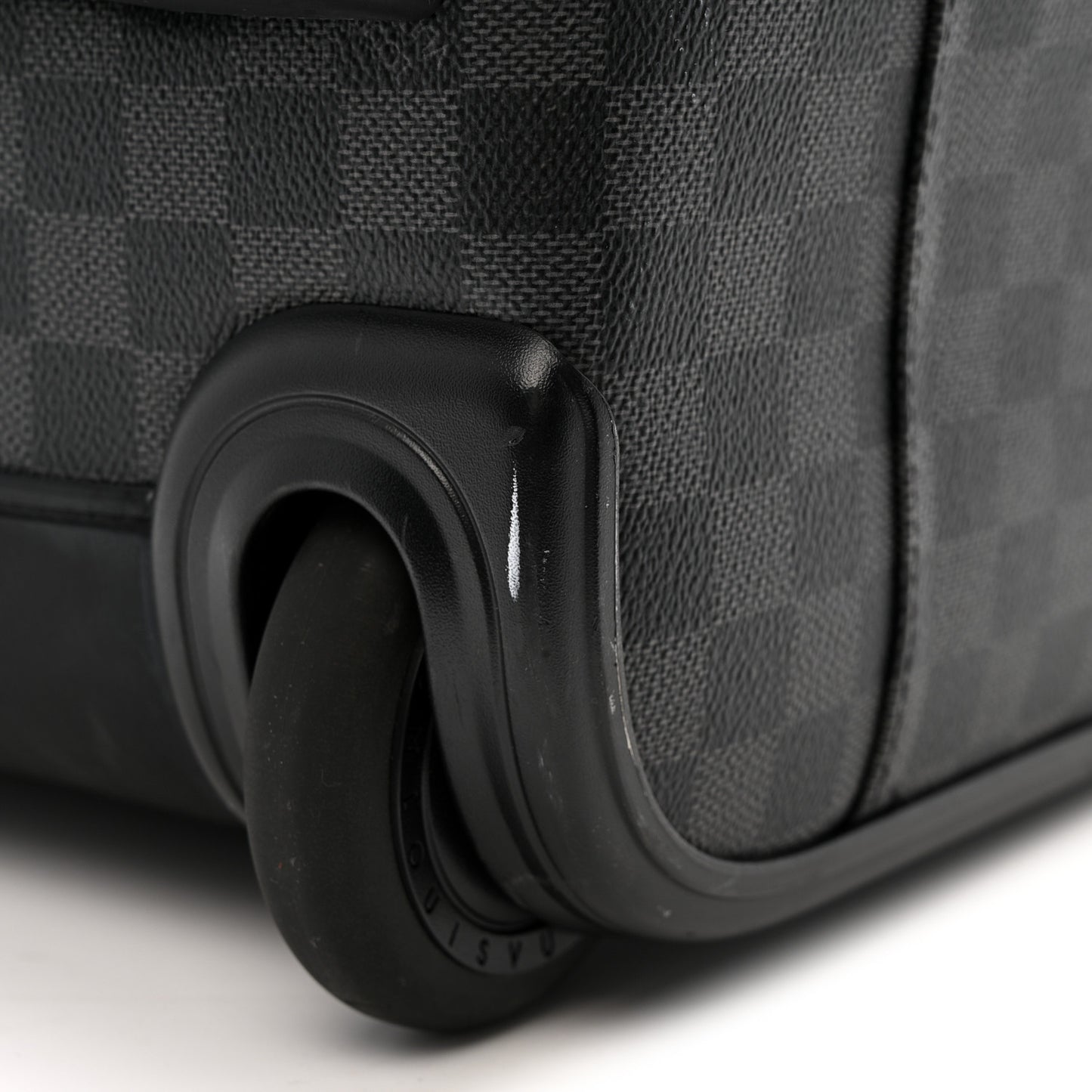Damier Graphite Pegase 45
