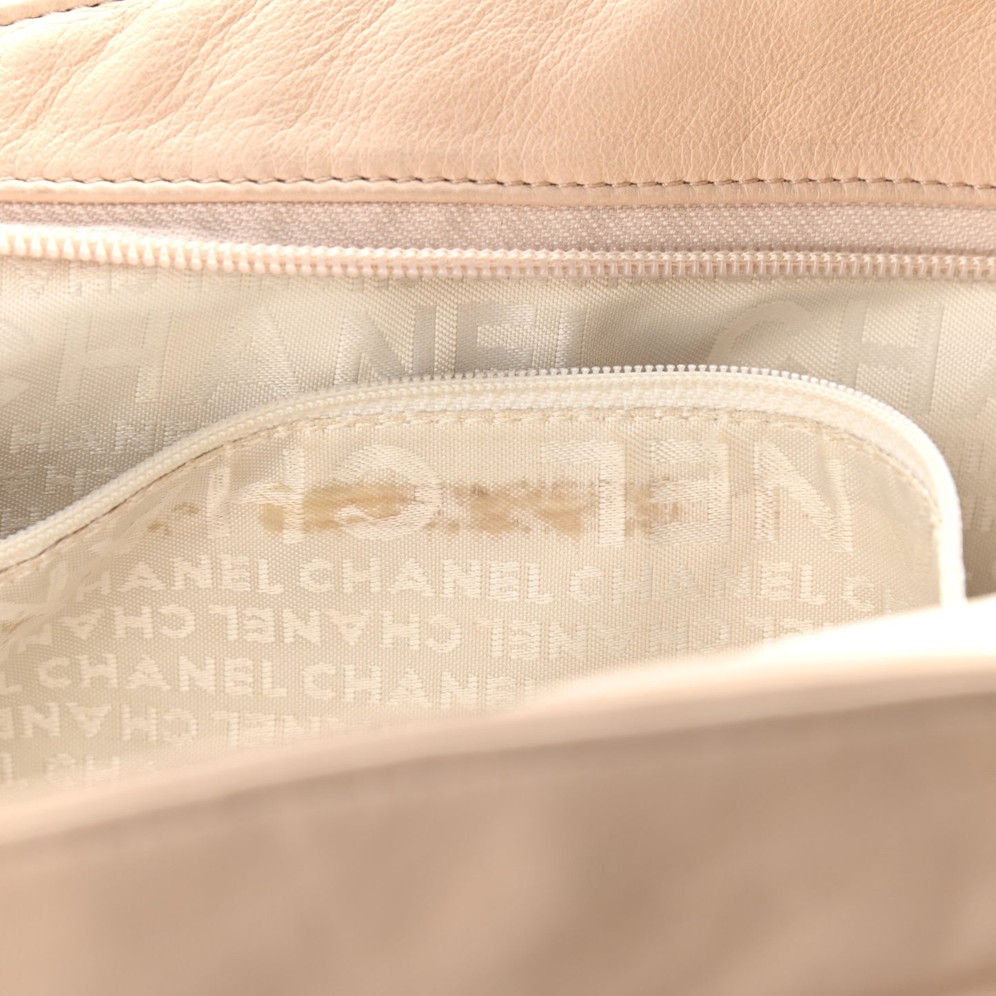 Lambskin Large Ultimate Soft Tote Beige