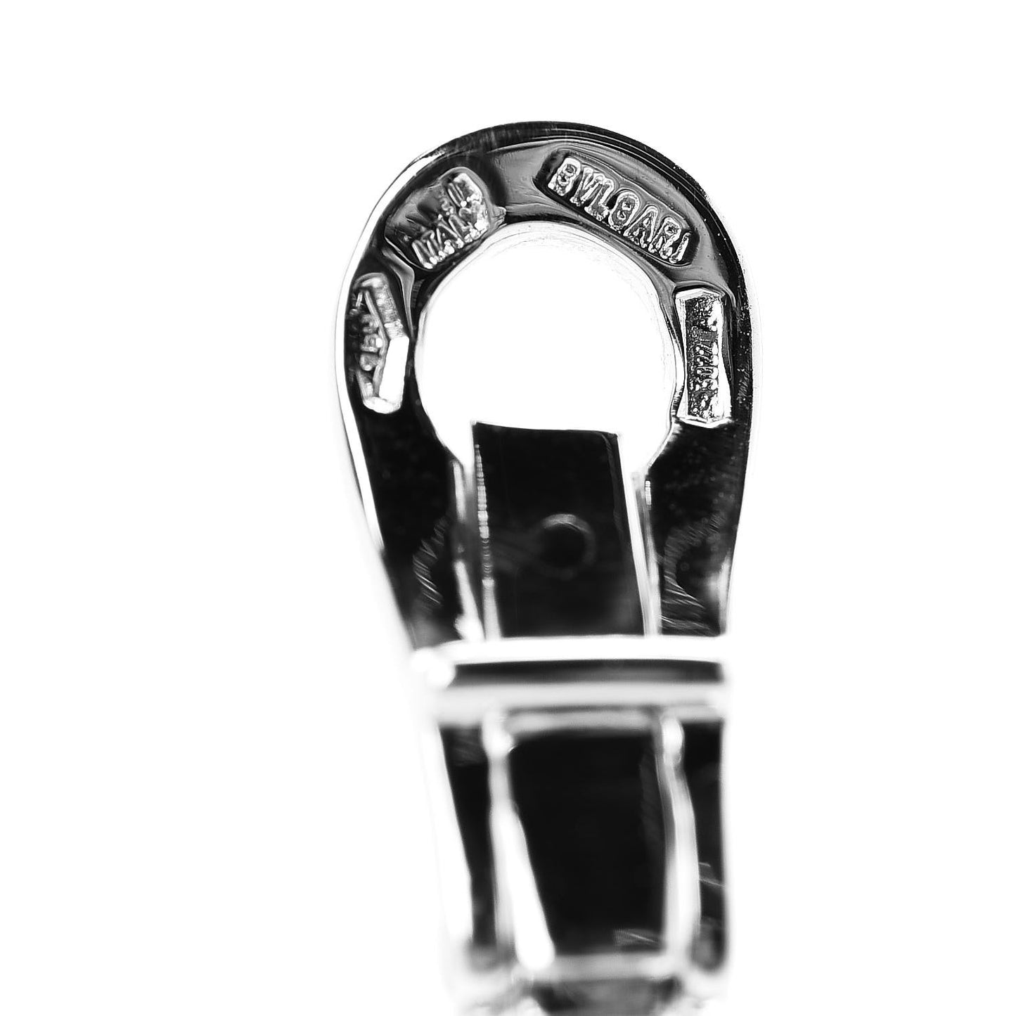 18K White Gold Piramide Clip On Earrings
