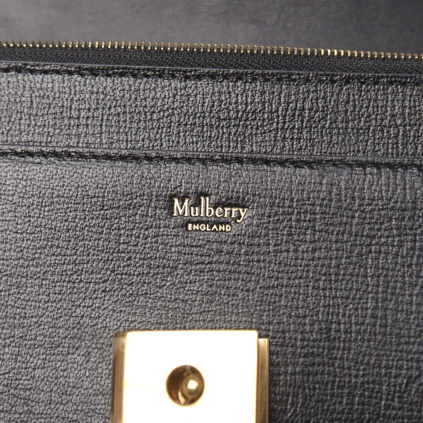 Small Classic Grain Cheyne Clutch Black