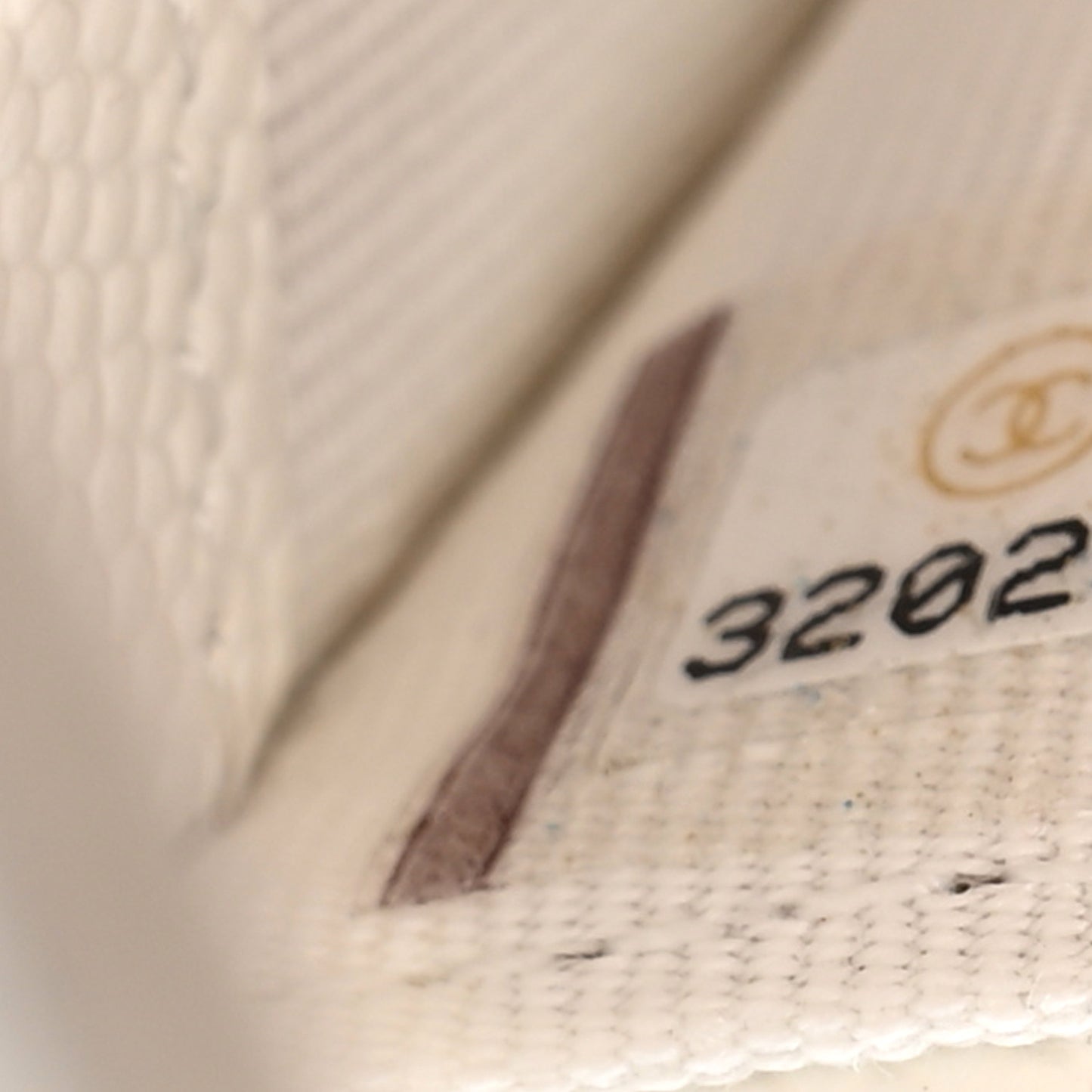 Caviar Quilted Flap Card Holder Wallet White