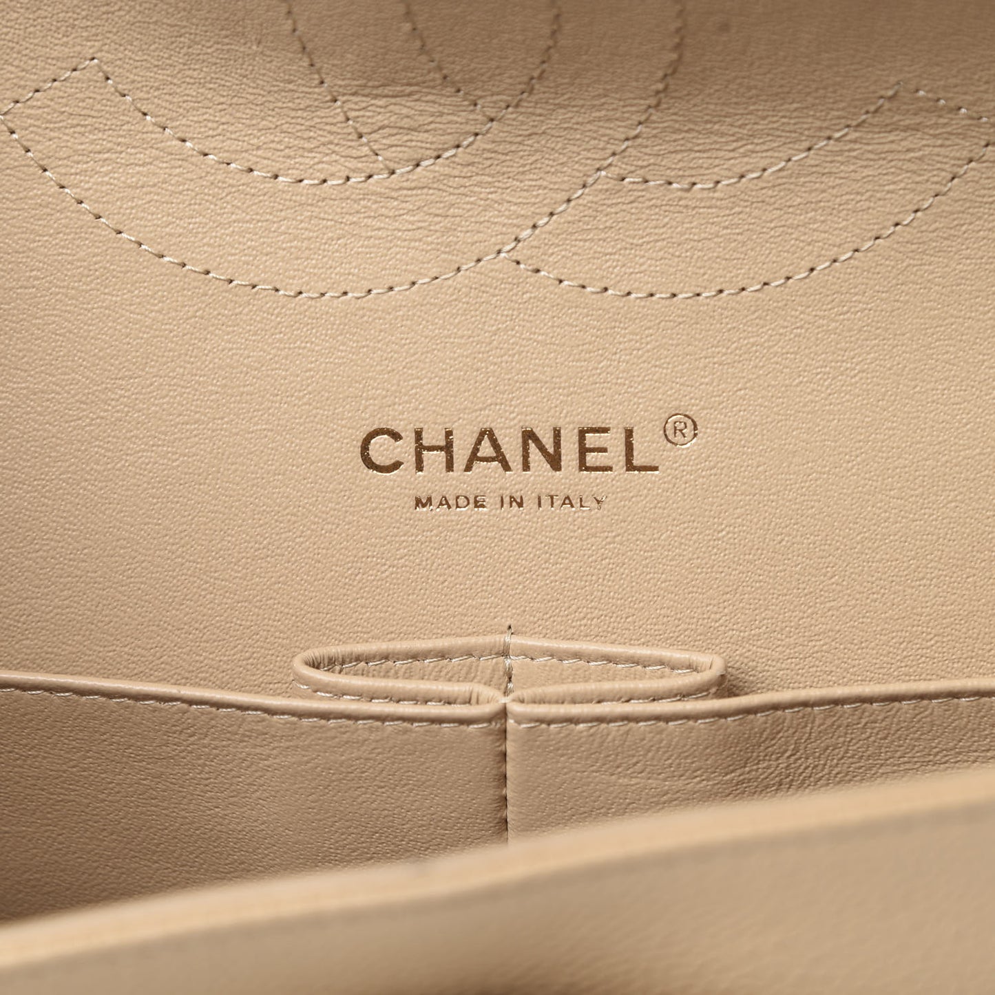 Caviar Quilted Jumbo Double Flap Beige Clair