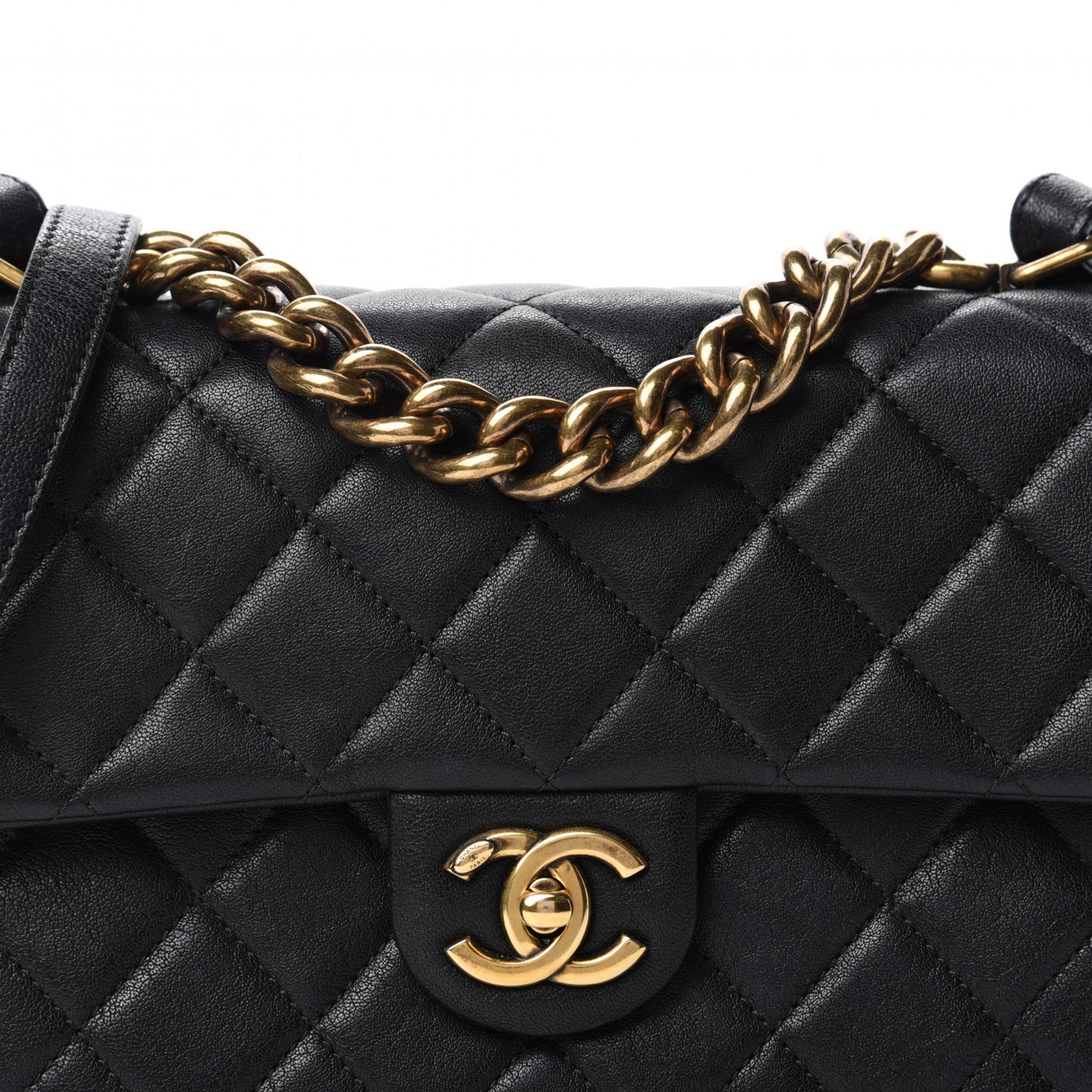 Shiny Sheepskin Quilted Small Trapezio Flap Black
