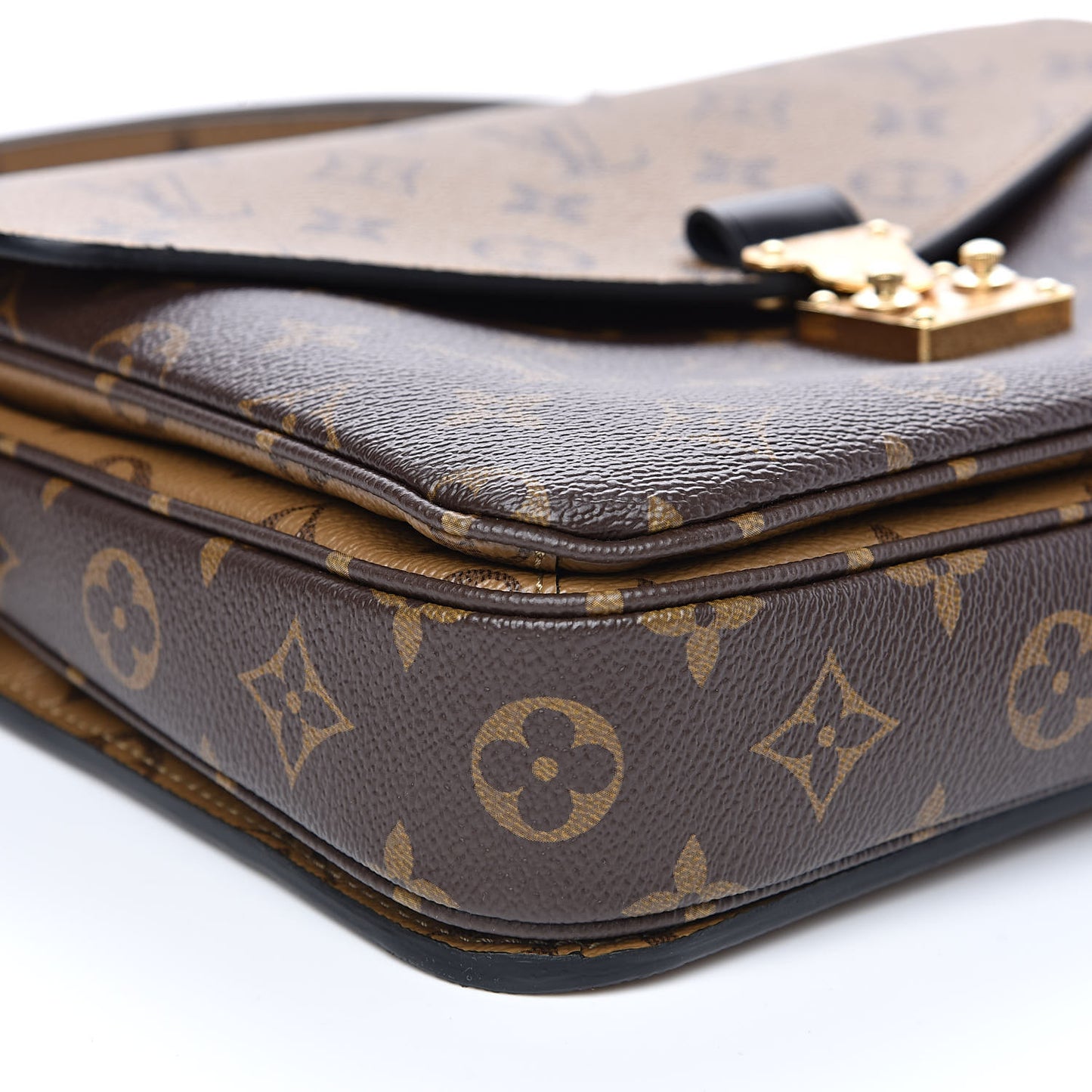 Reverse Monogram Pochette Metis
