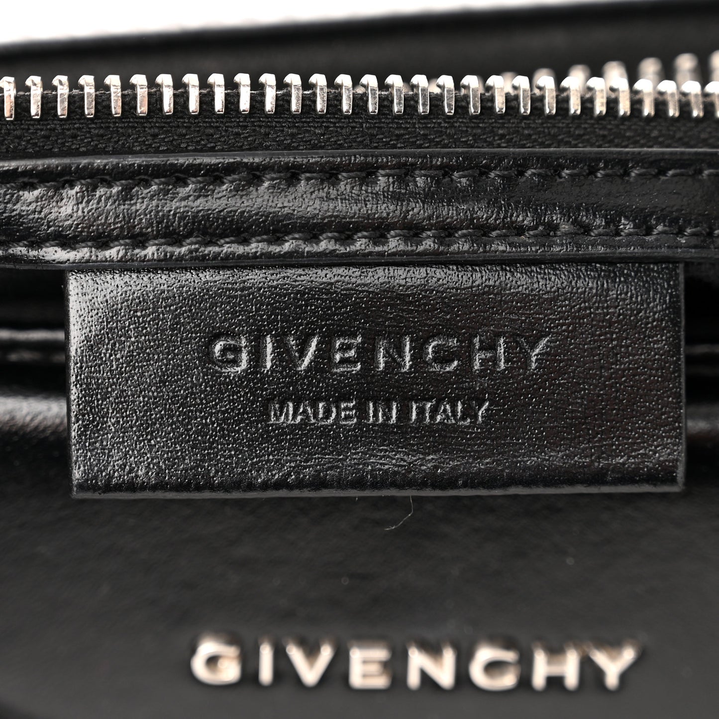 Shiny Lord Calfskin Medium Antigona Black