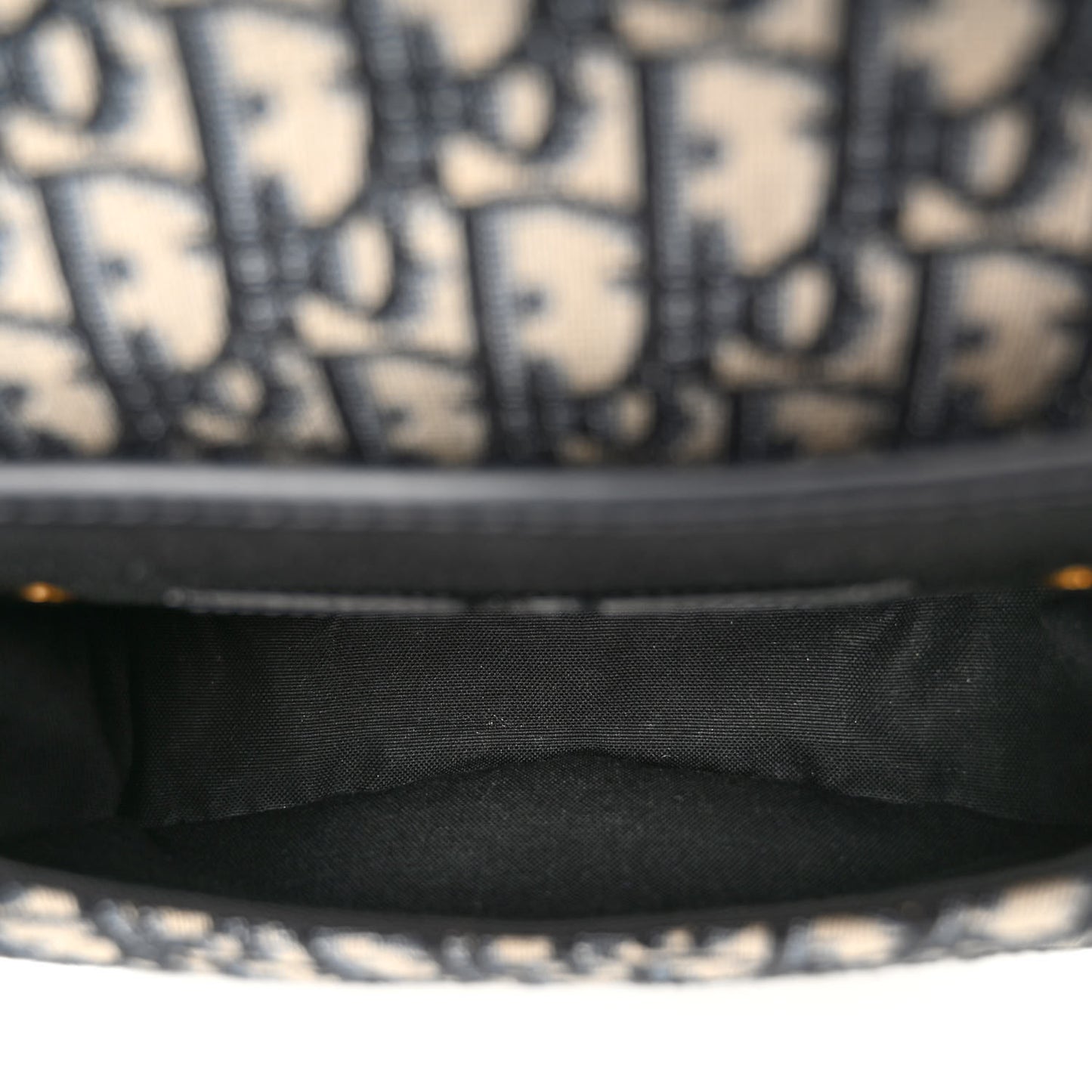 Oblique Medium Bobby Flap Blue