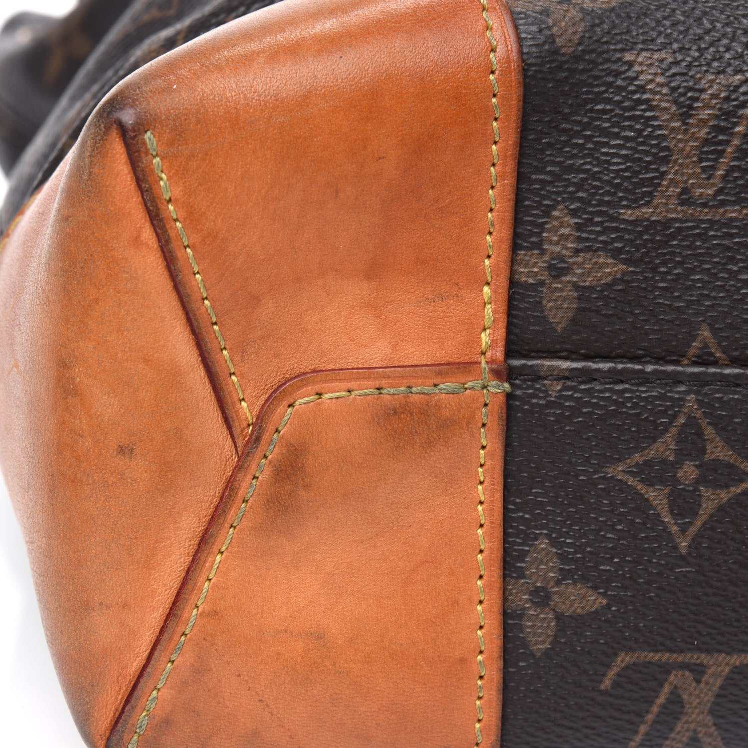 Louis Vuitton Monogram Berri PM 16 of 30