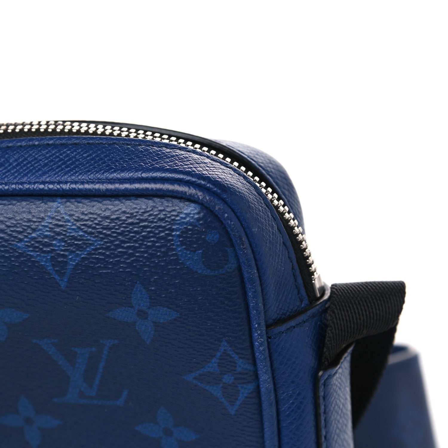 Louis Vuitton Taiga Monogram Outdoor Messenger Cobalt 12 of 17