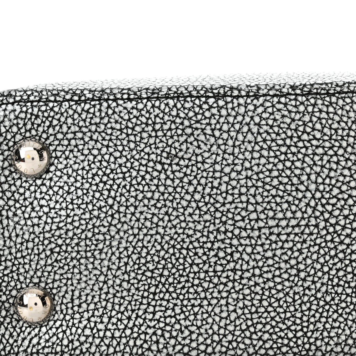 Taurillon Capucines MM Chrome