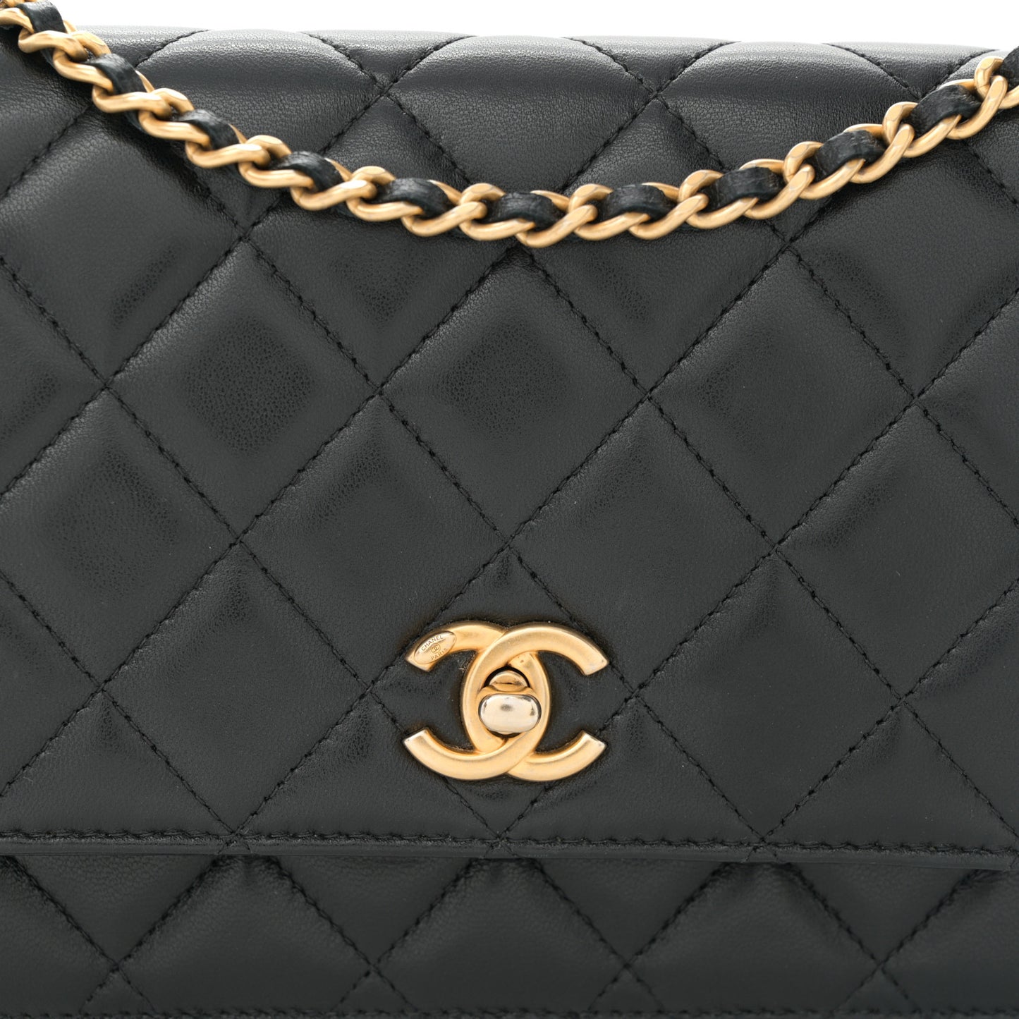 Lambskin Quilted CC Pearl Crush Wallet on Chain WOC Black