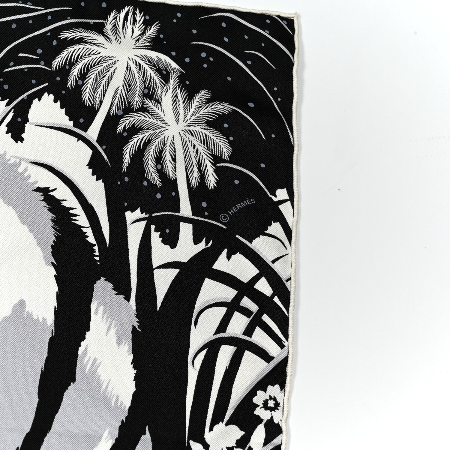 Hermes Silk Tyger Tyger Scarf 90 Noir Blanc Gris 4 of 6