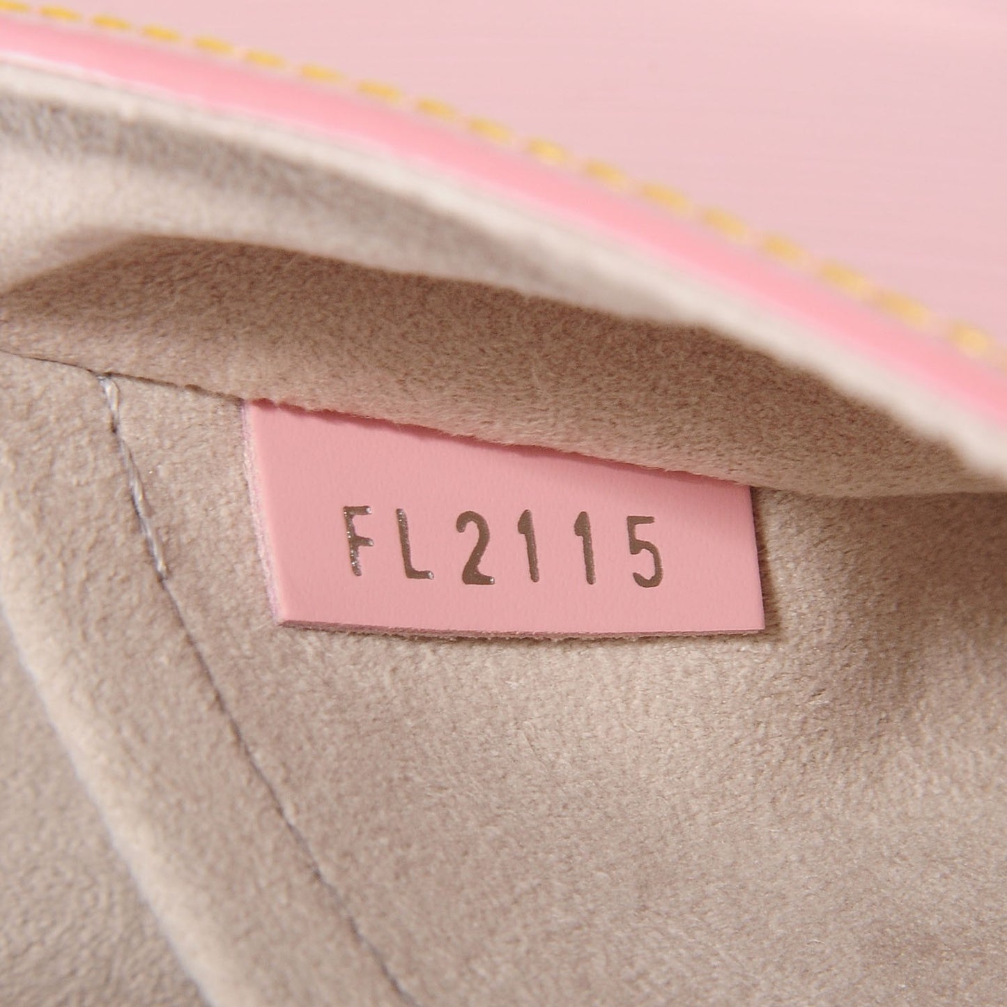 Epi Twist Shoulder Bag PM Rose Ballerine