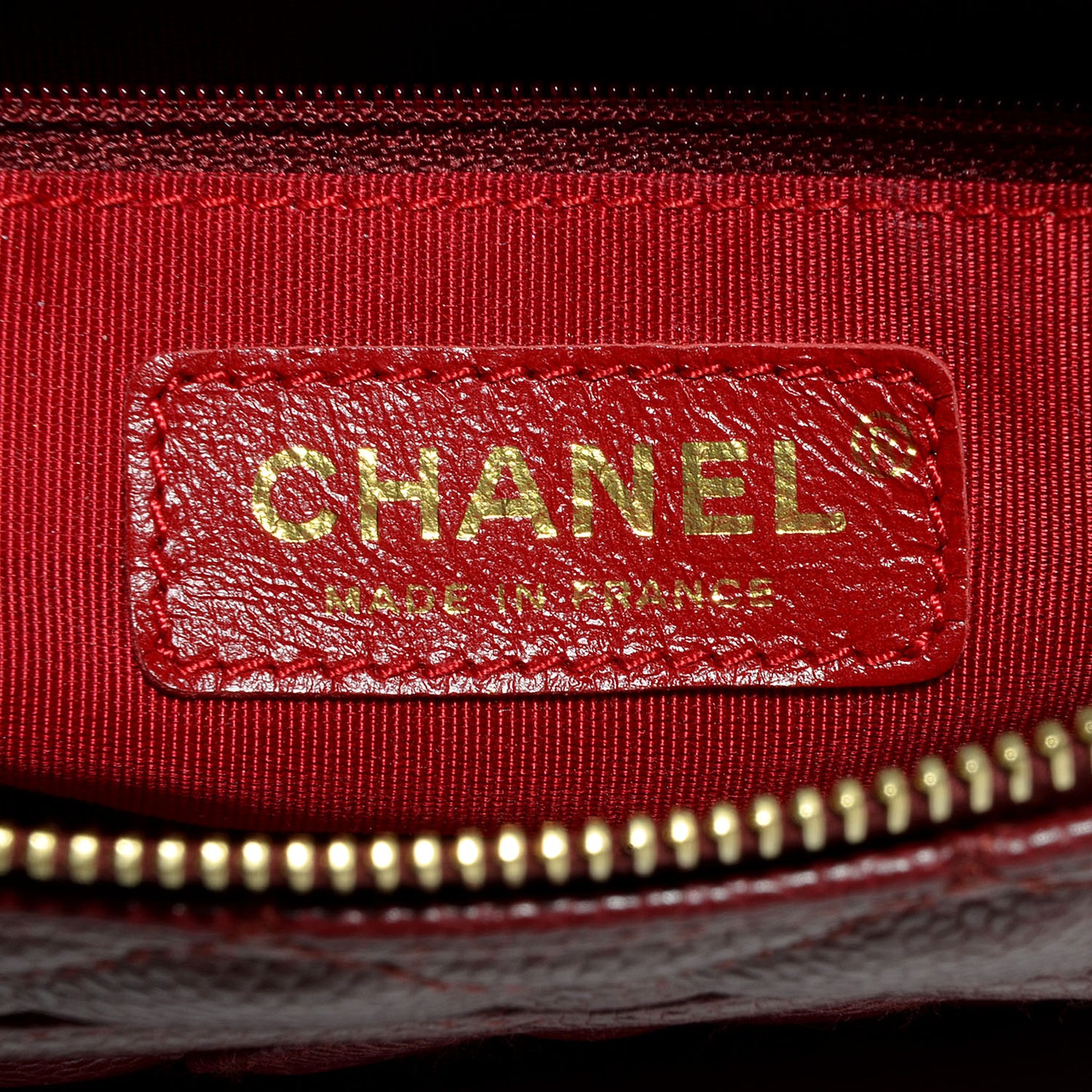 Caviar Quilted Pochette Red