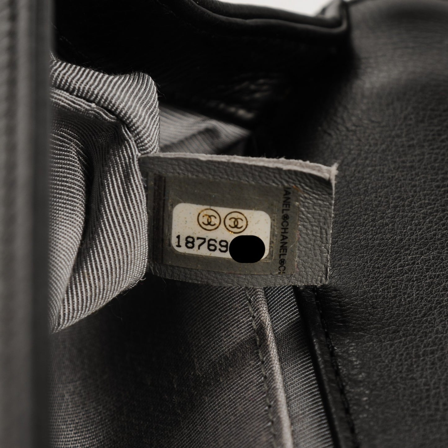 Calfskin Stitched Medium Boy Flap Black