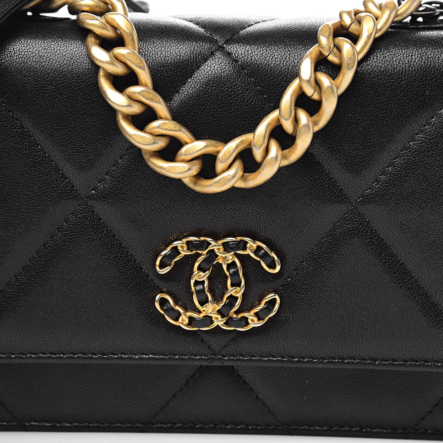 Goatskin Quilted 19 Wallet On Chain WOC Black