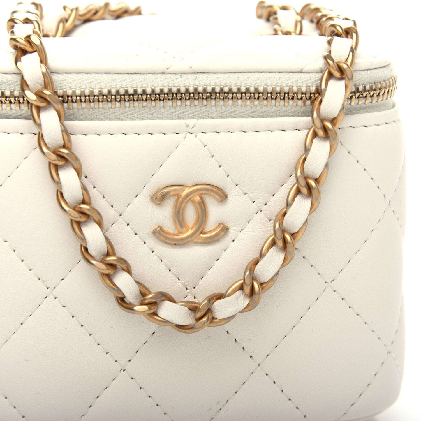 Lambskin Quilted Pearl Crush Mini Vanity Case With Chain White