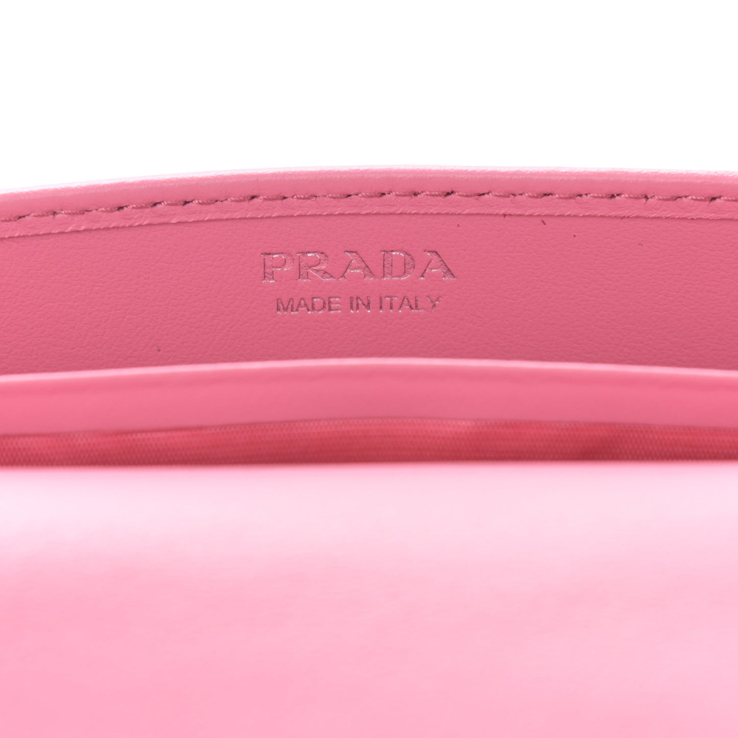Soft Calfskin Impunture Diagramme Chain Wallet Begonia