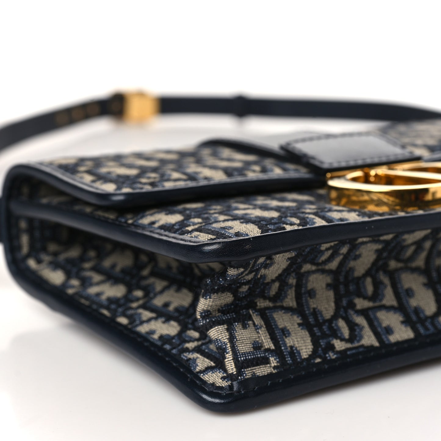 Oblique 30 Montaigne Flap Bag Blue