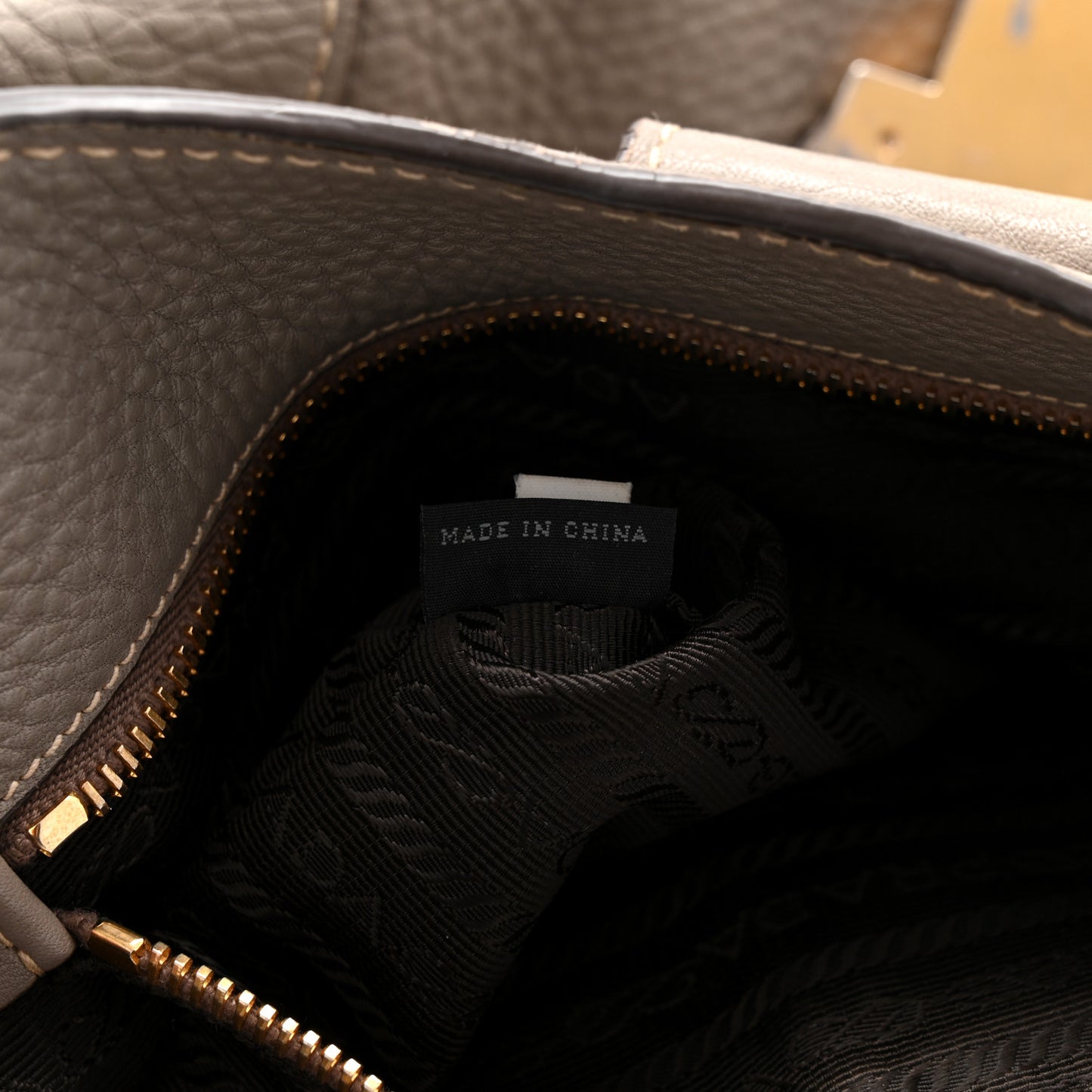 Vitello Daino Pushlock Tote Argilla