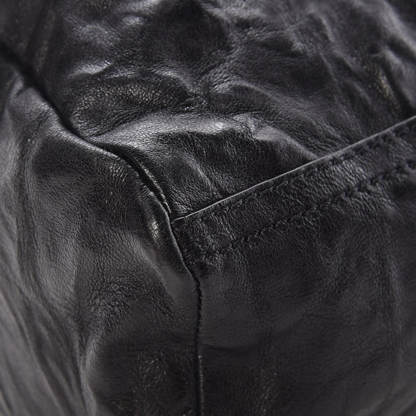Tumbled Sheepskin Mini Pandora Black