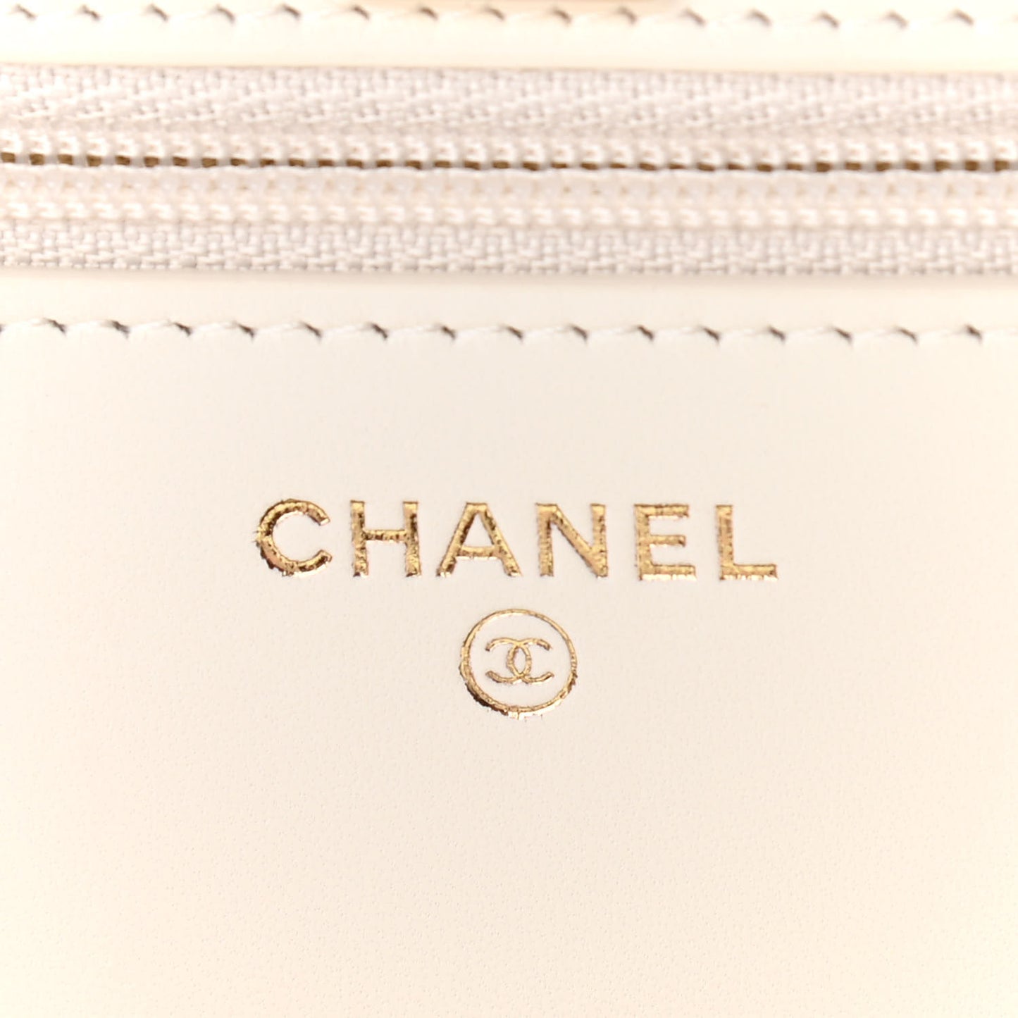 Lambskin Quilted CC Pearl Crush Wallet on Chain WOC White