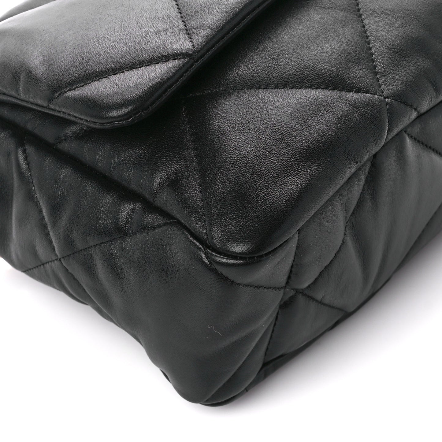 Lambskin Quilted Medium Chanel 19 Flap Black
