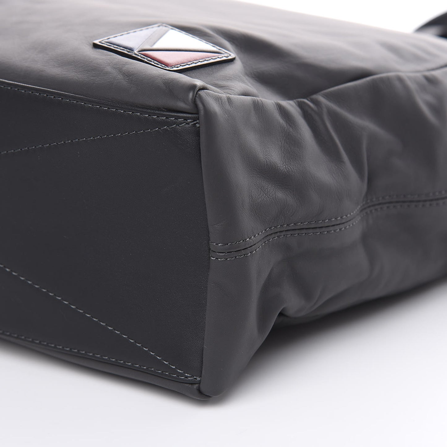 Calfskin V Line Move Messenger Asphalt
