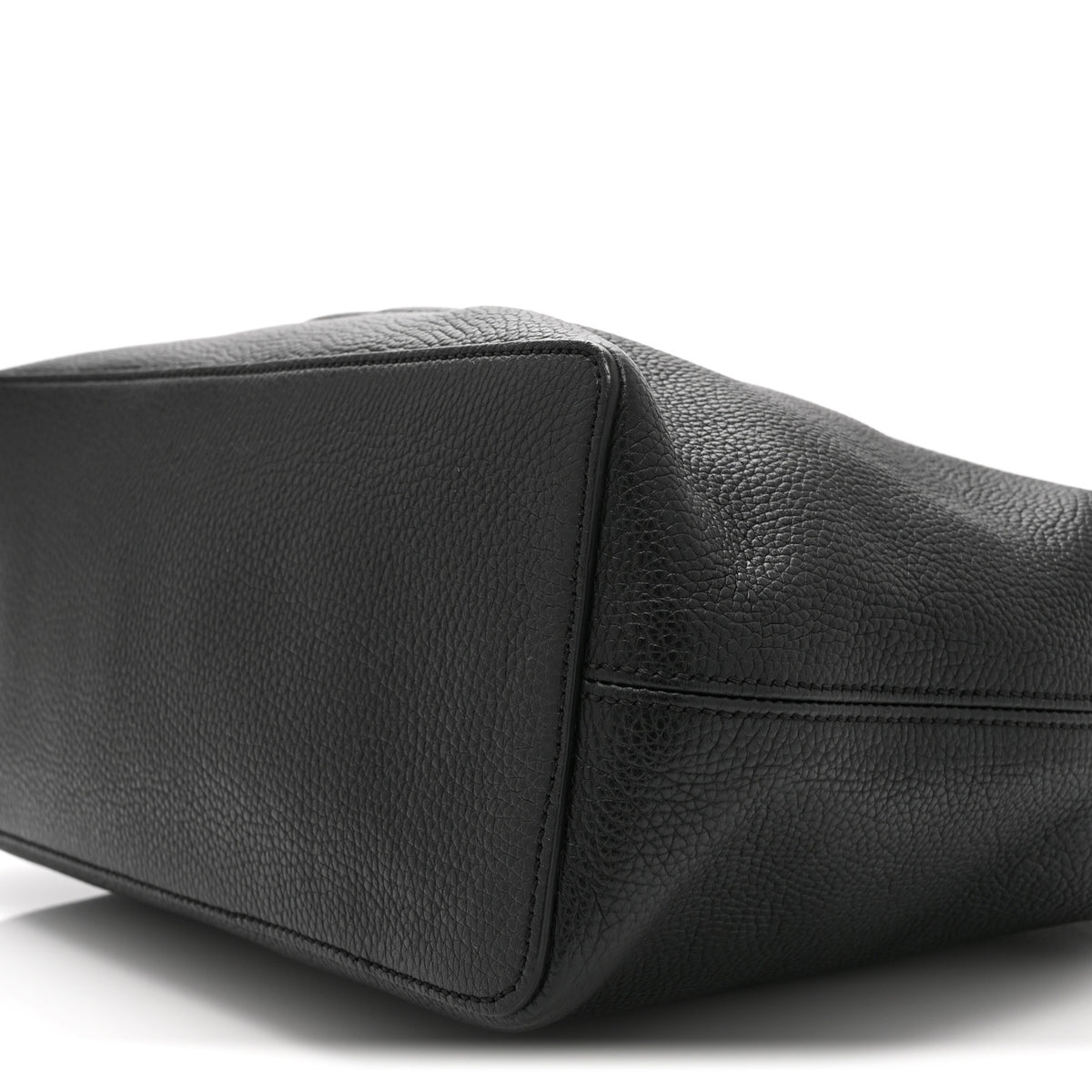 Pebbled Calfskin Large Soho Hobo Black