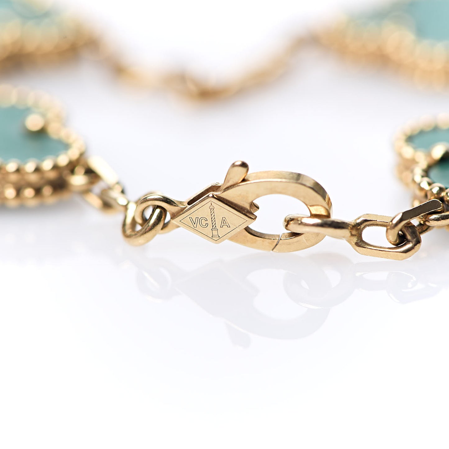 18K Yellow Gold Malachite 5 Motifs Vintage Alhambra Bracelet