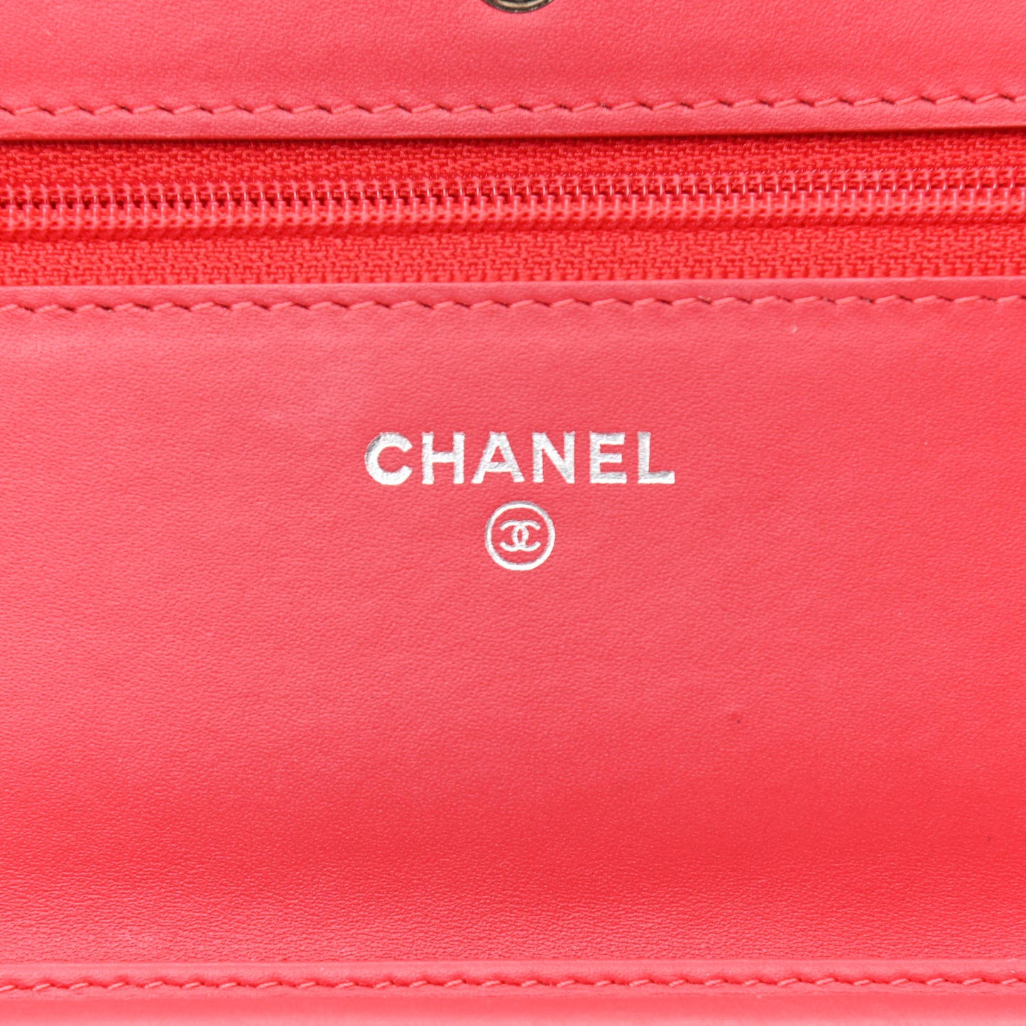 Patent Quilted Wallet On Chain WOC Red