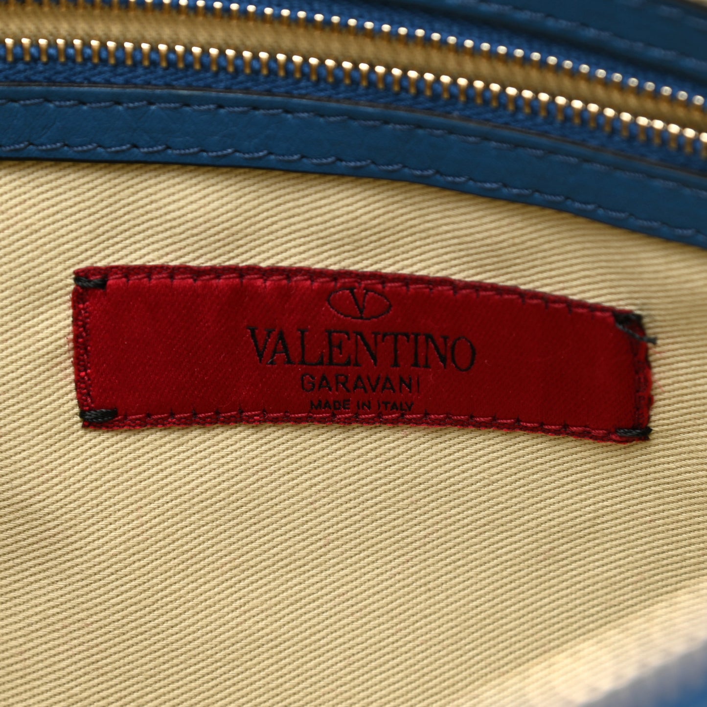 Vitello Large Rockstud Zip Wristlet Pouch Blu Delft