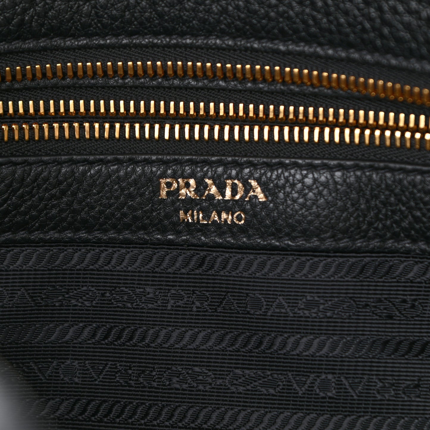 Vitello Daino Pocket Shopping Tote Black