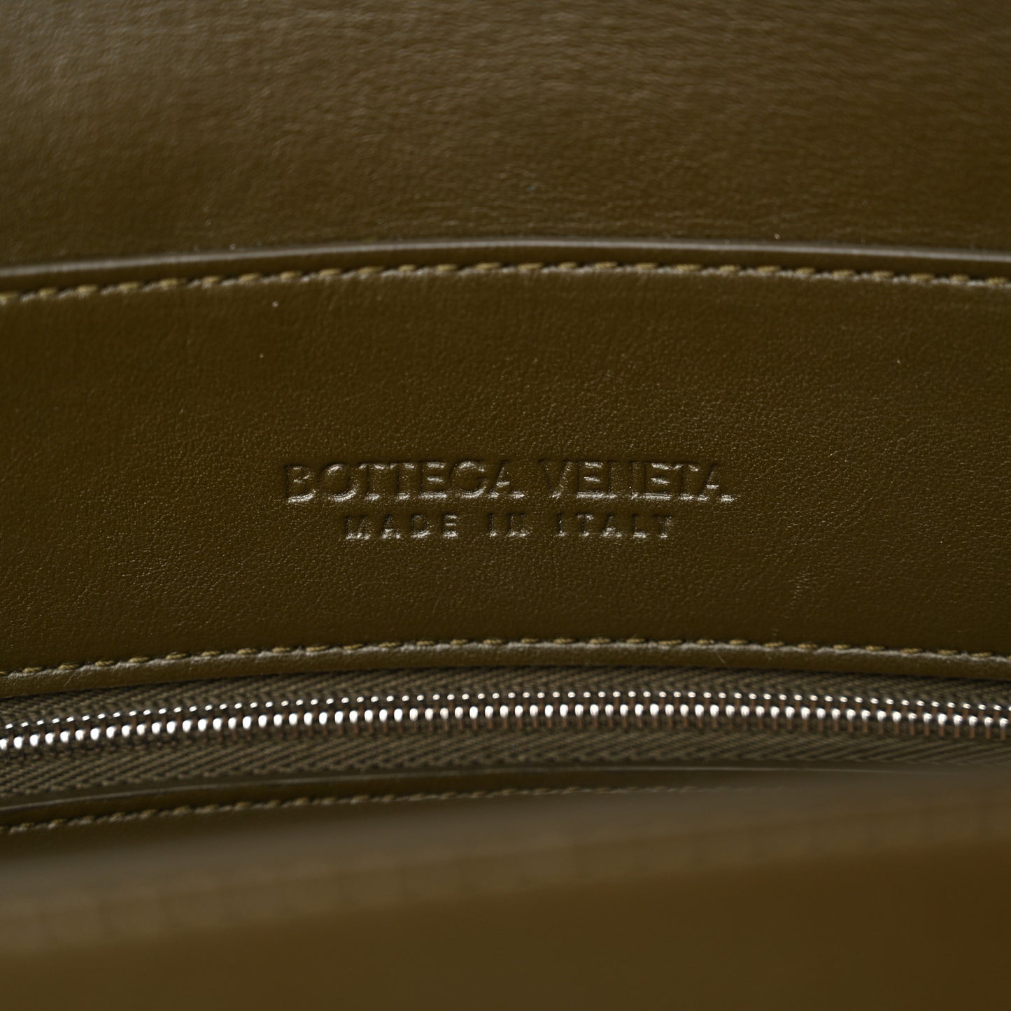 Calfskin Intrecciato Medium Andiamo Messenger Bag Kaki