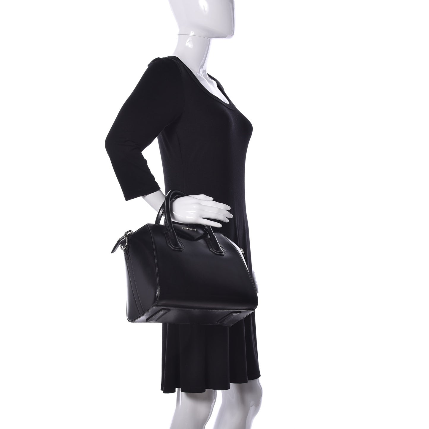 Shiny Lord Calfskin Small Antigona Black