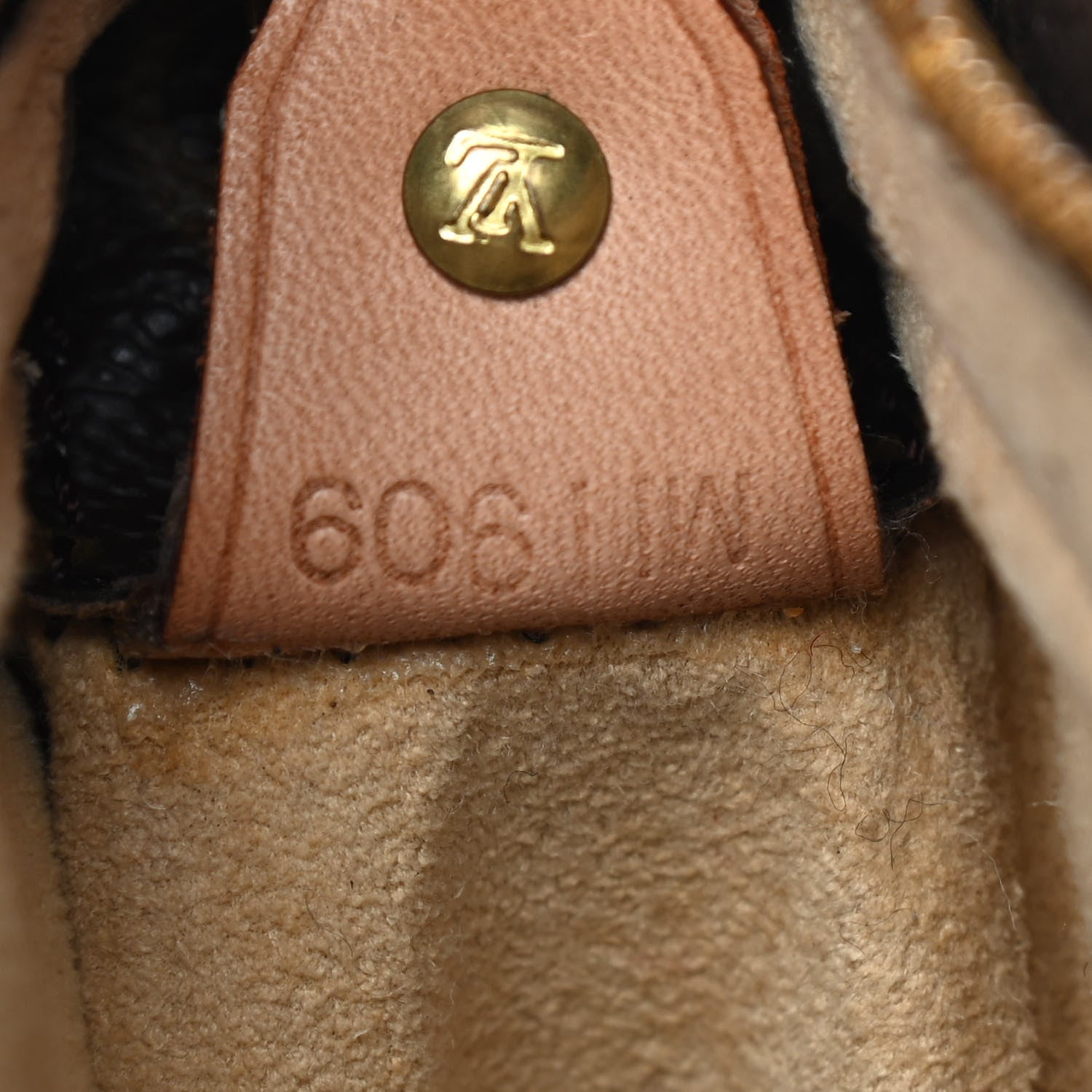 Louis Vuitton Monogram Looping GM 8 of 13