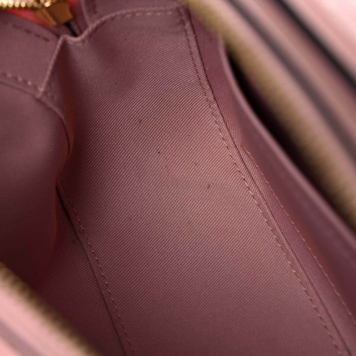 Monogram Saintonge Rose Poudre