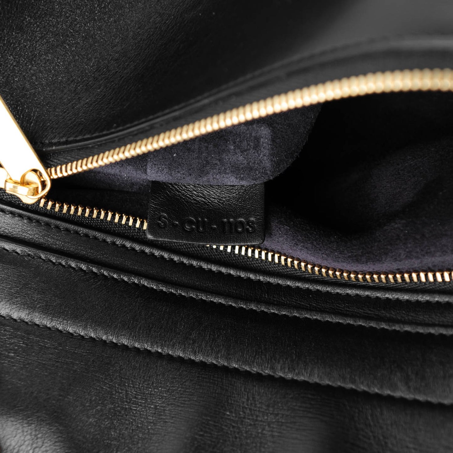 Smooth Calfskin Medium Trapeze Black