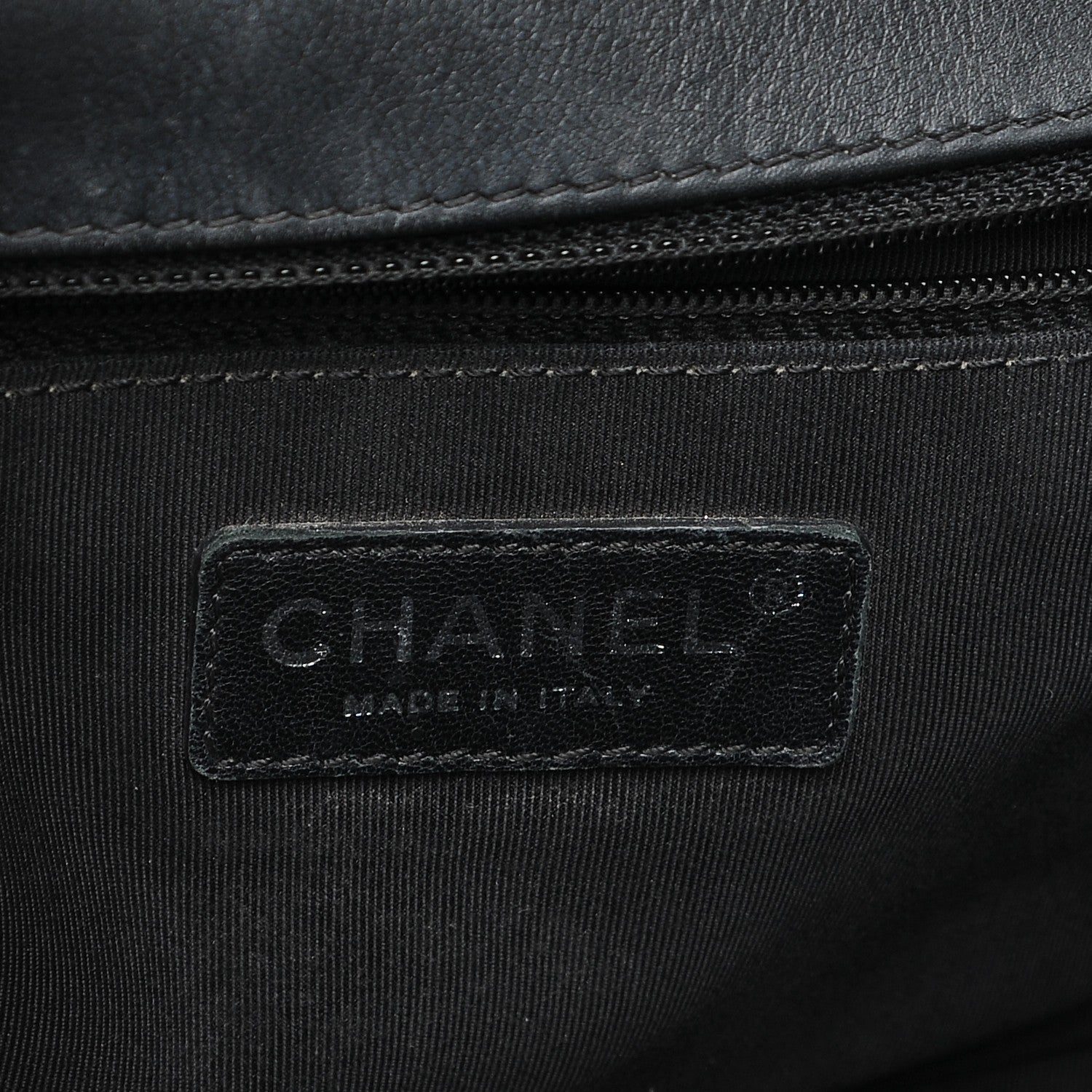 Chanel Patent Calfskin Quilted New Medium Plexiglass Boy Flap Black 6 of 7
