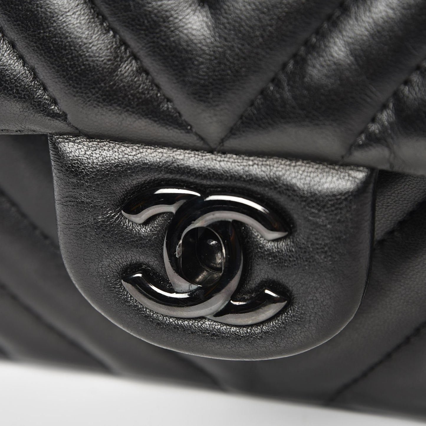 Lambskin Chevron Quilted Medium Double Flap So Black