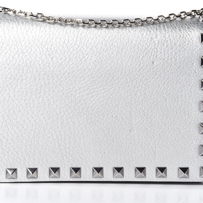 Valentino Garavani Metallic Pebbled Calfskin Rockstud Wallet on Chain Silver 7 of 9