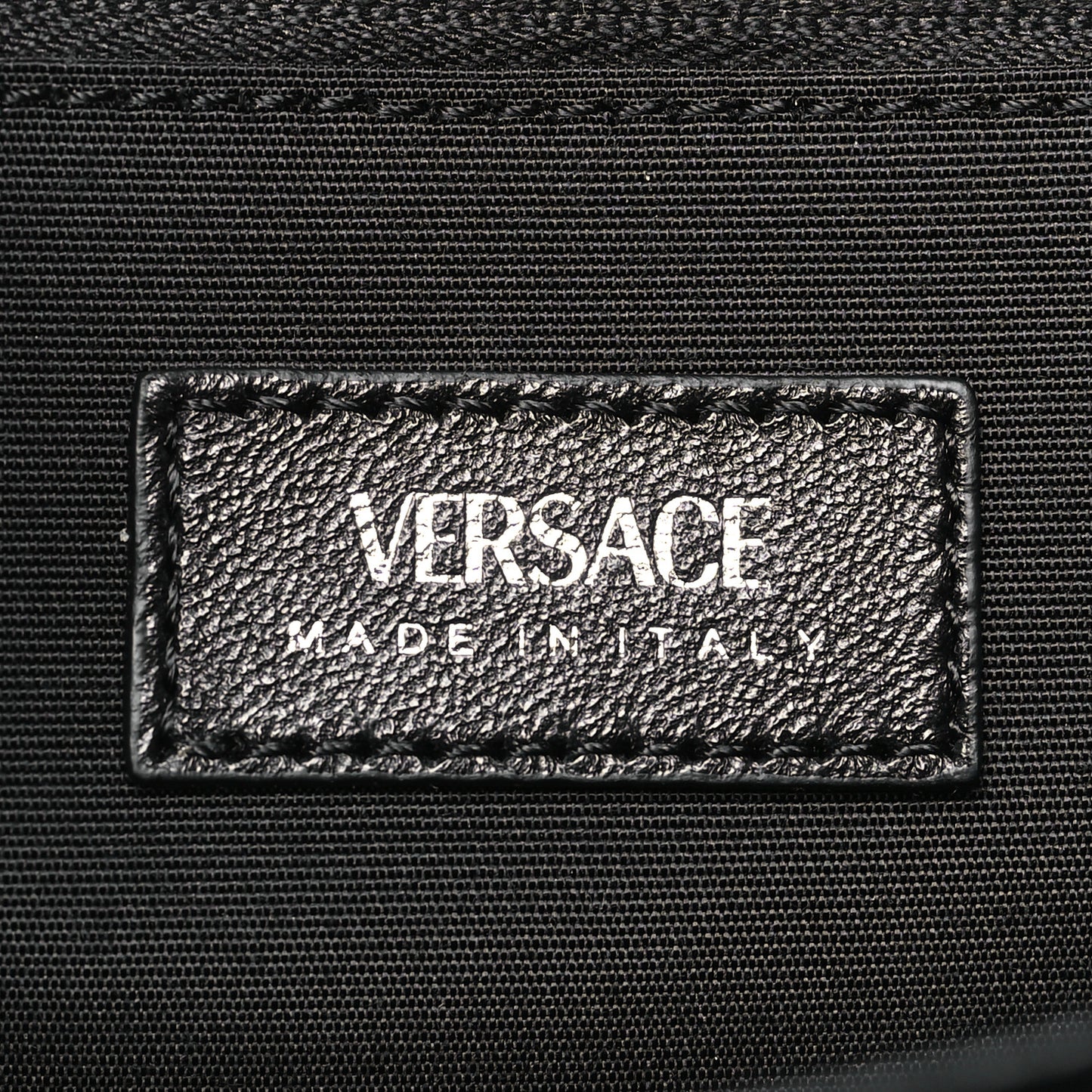 Velvet Quilted Medusa Wallet On Chain Black