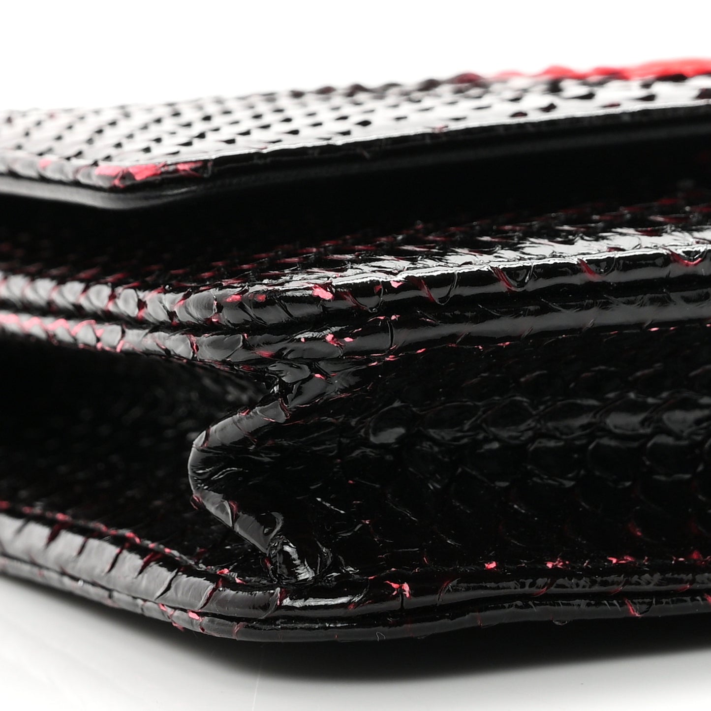 Snakeskin Wallet On Chain WOC Black Red