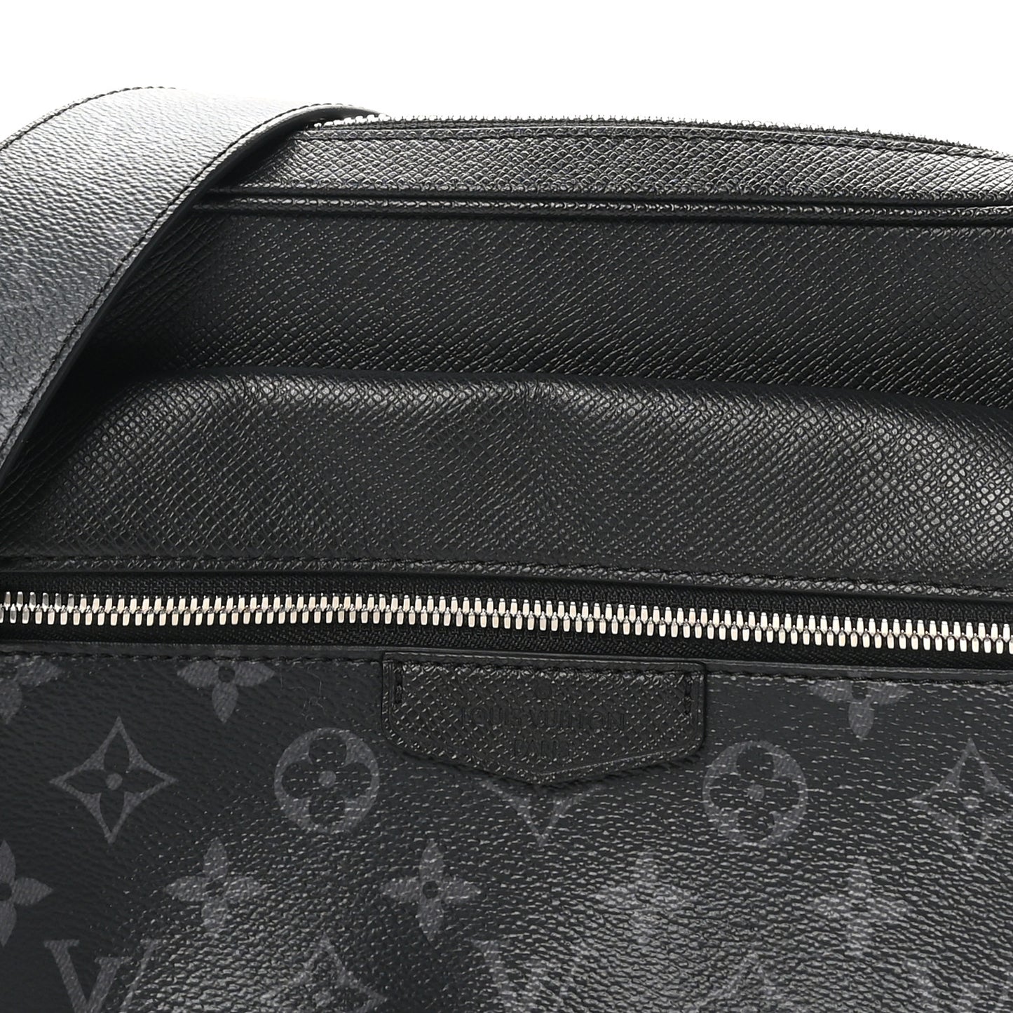 Taiga Monogram Eclipse Outdoor Messenger Black
