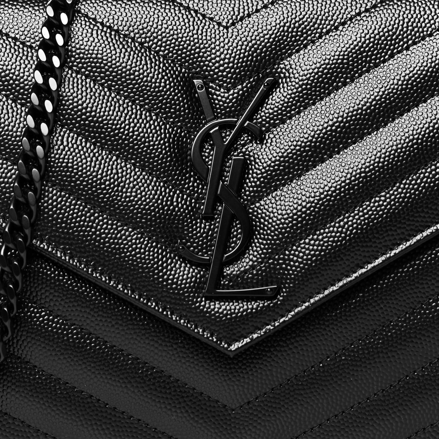 Grain De Poudre Matelasse Chevron Monogram Chain Wallet Black
