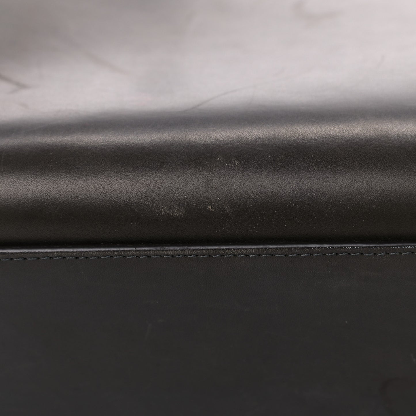 Smooth Calfskin Medium Phantom Luggage Grey